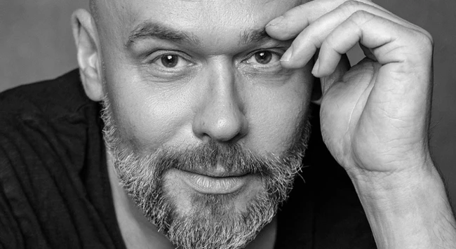 Максим Аверин. Моноспектакль Научи меня жить Максим Аверин. Моноспектакль Научи меня жить